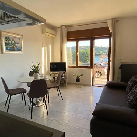 Marin1 - Near Pebble Beach Apartment *